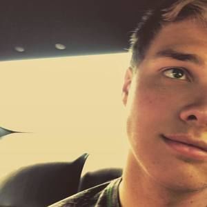 Meet your Posher, Devyn